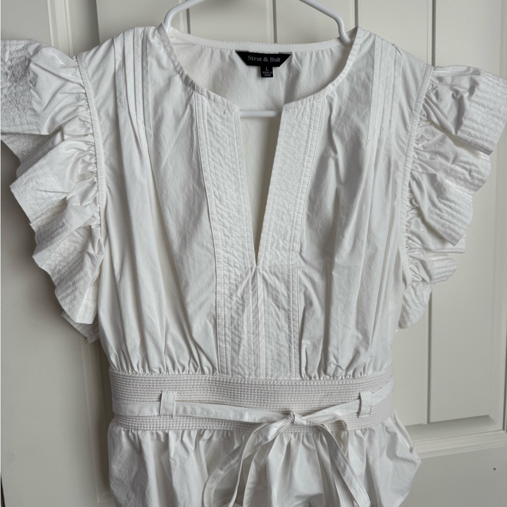 Strut & Bolt Elegant White Ruffle Blouse Size L